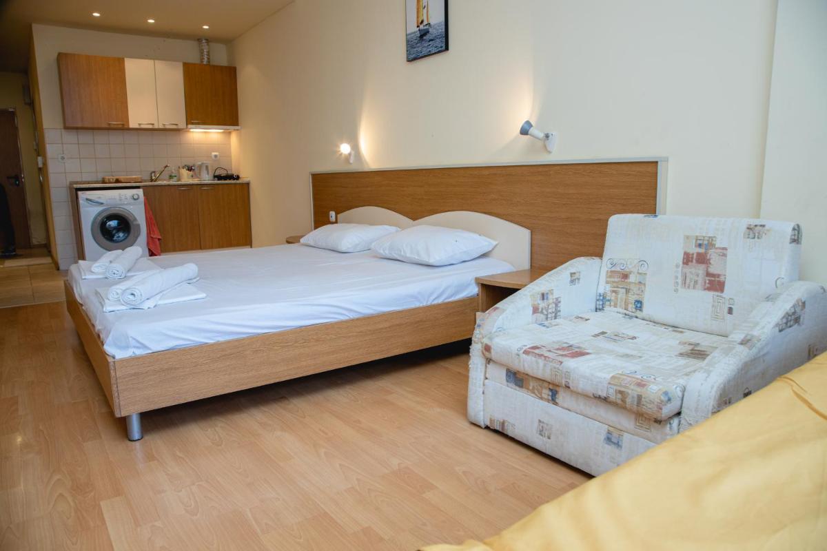 Studio with a balcony near the centre of Sunny Beach - Housity