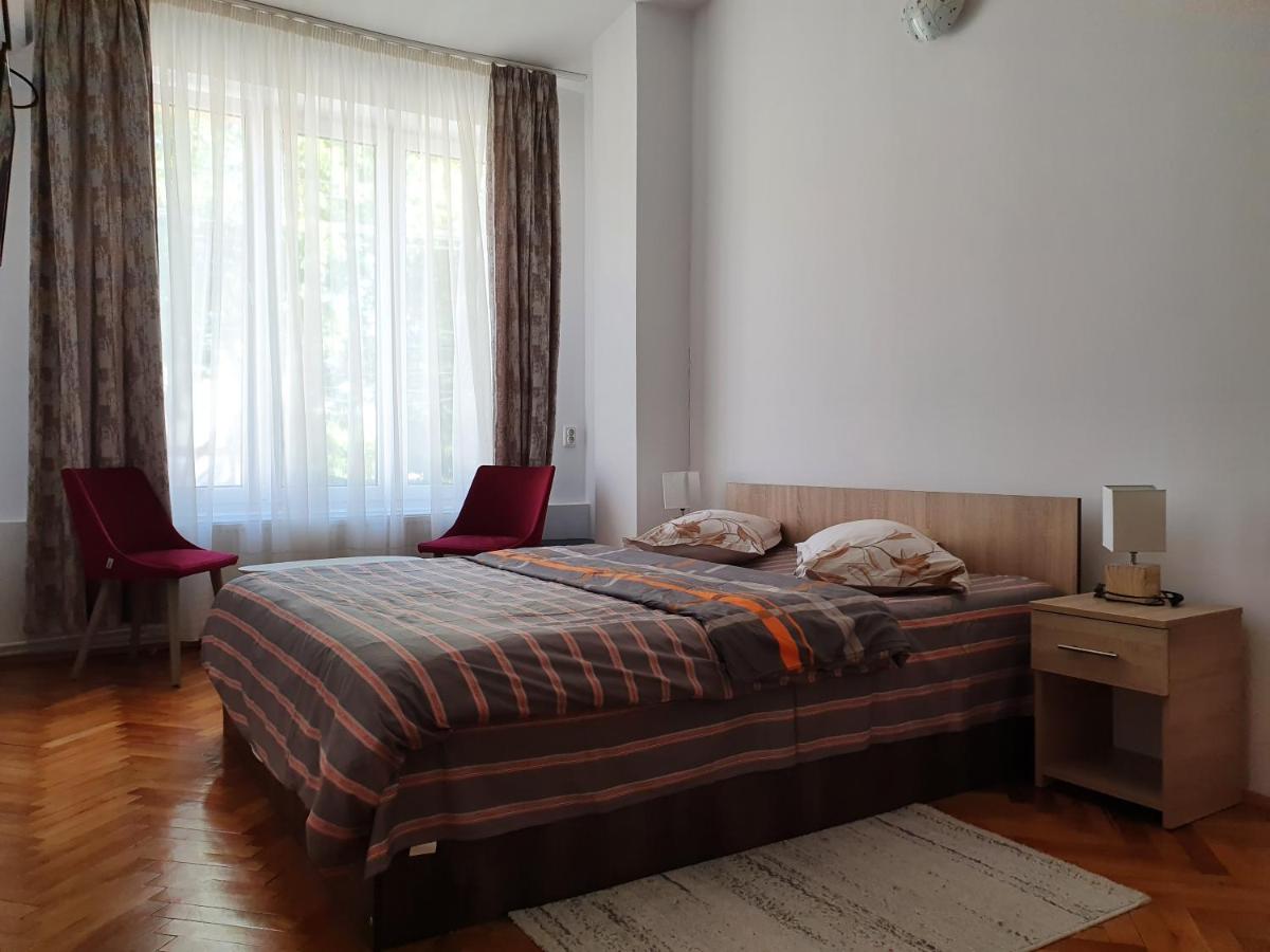 STUDIO APARTMENTS - Housity