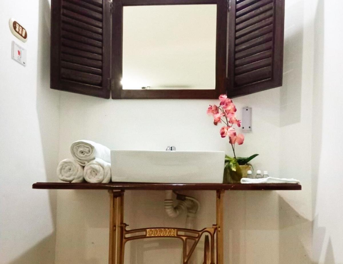 Hostal Las Puertas - Housity