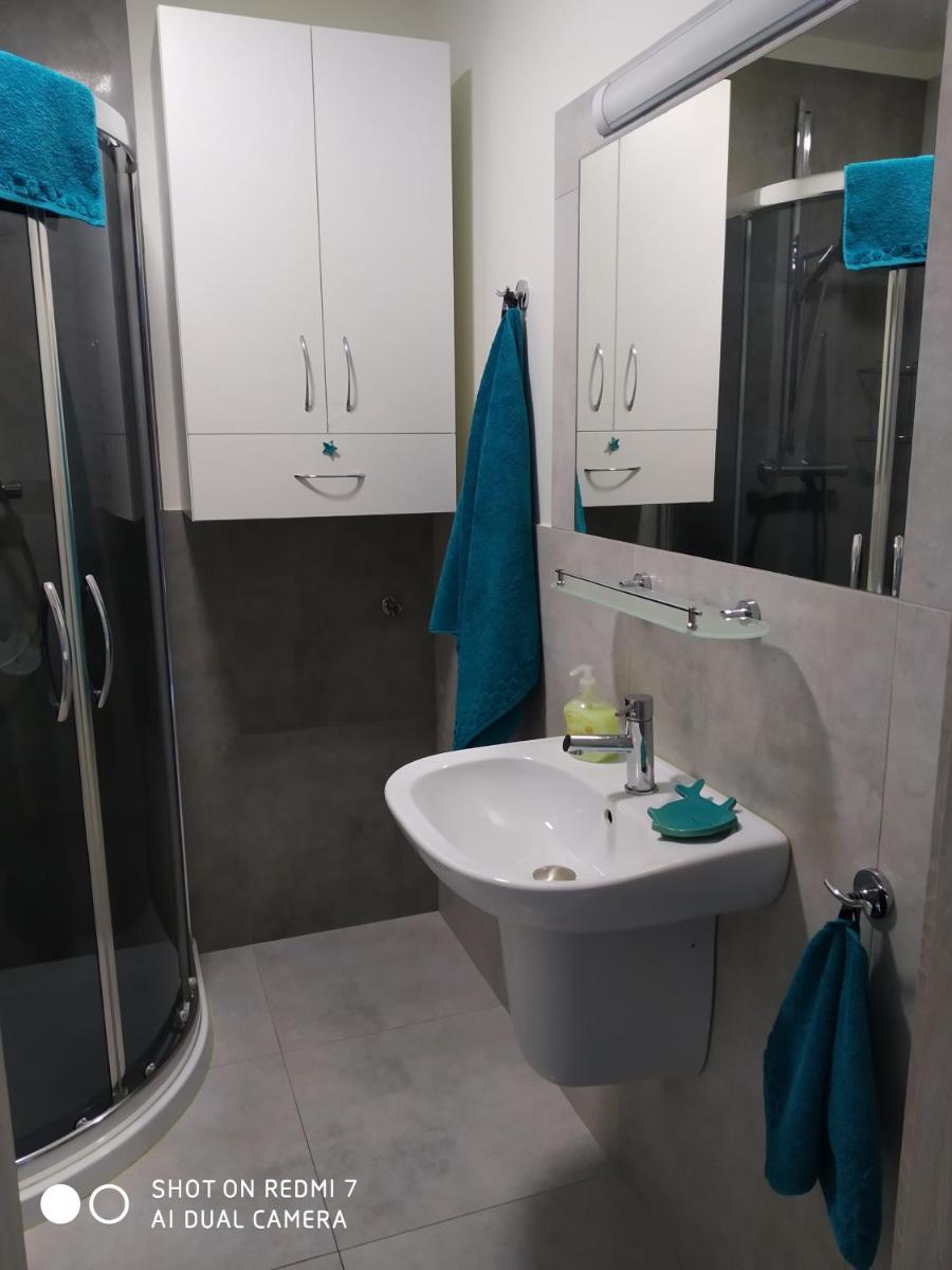 Za Rogiem2 - Housity