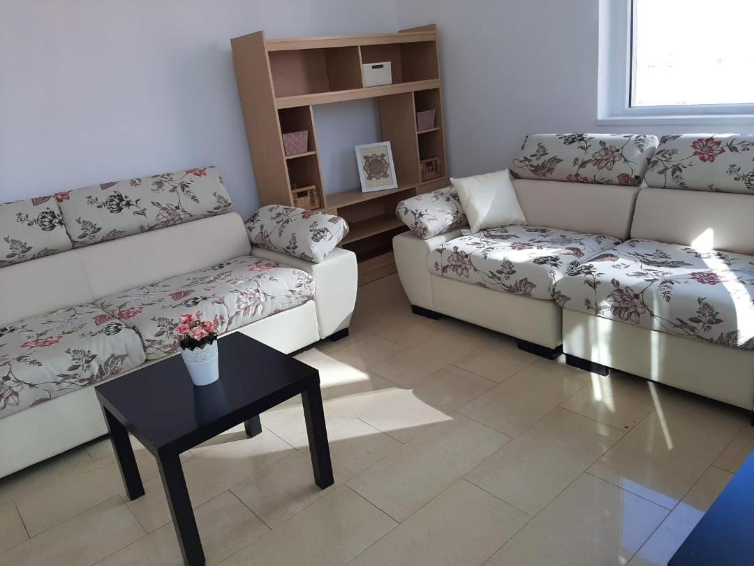 ARAD Chic Apartament UTA - Housity