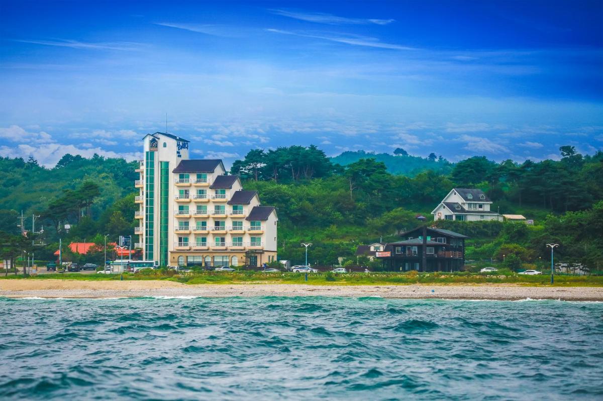 Benikea Hotel Mountain & Ocean Yangyang - Housity