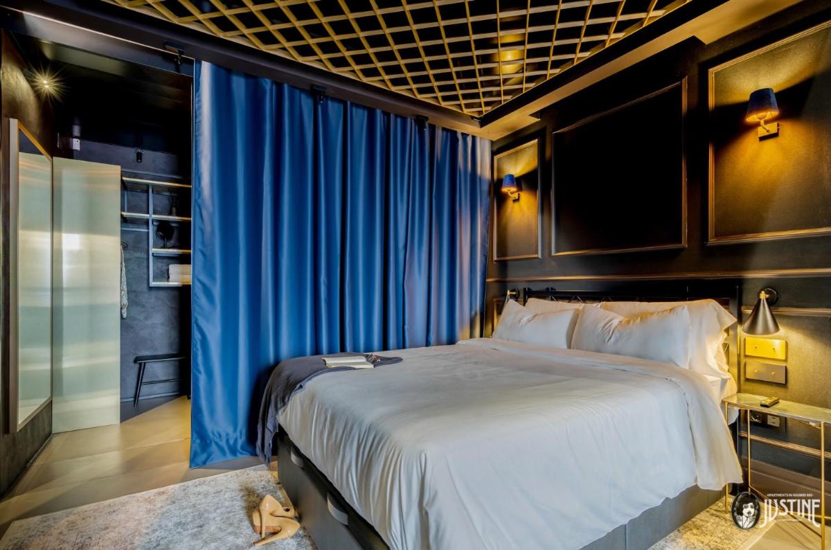 Suite Shibari by Justine Apartments Sobria Elegante y Pecaminosa Apartamento turístico en Madrid Río - Housity