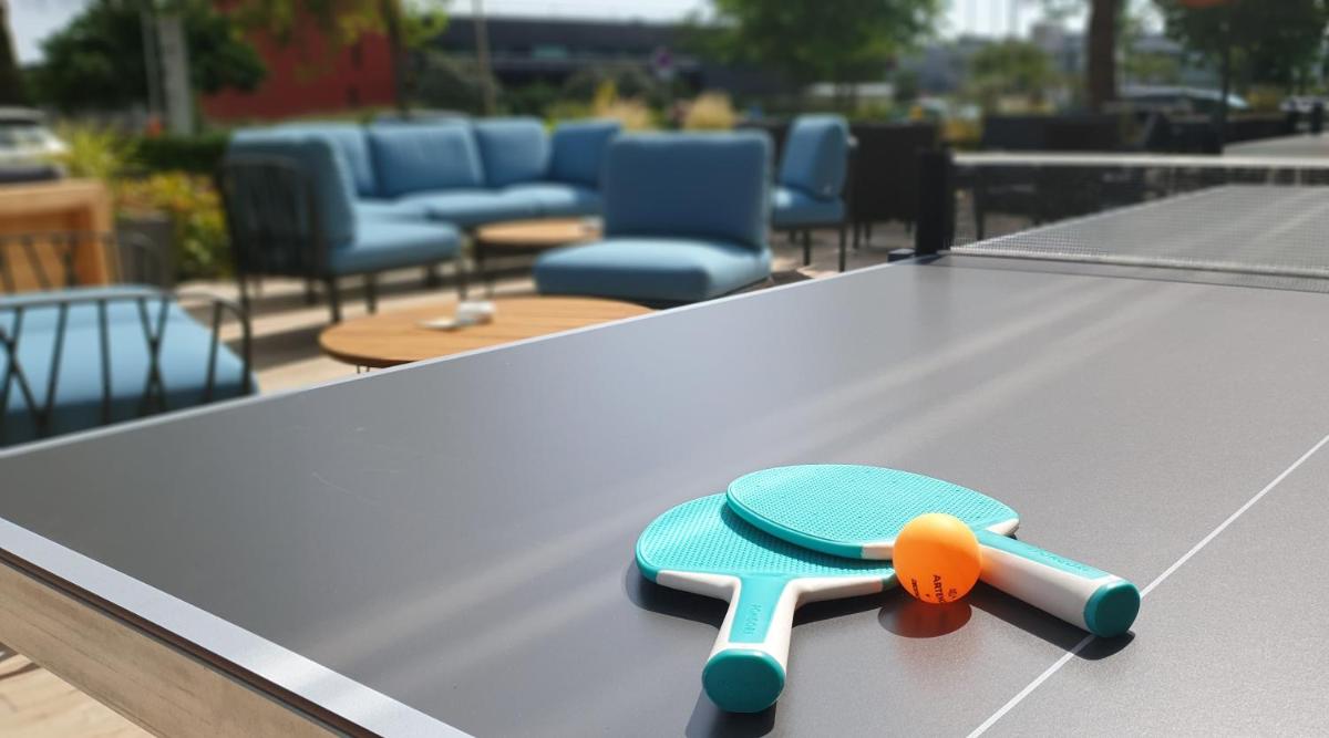Tennis de table au sein de l'établissement Le M & Spa Bordeaux Aéroport by Hôtels & Préférence ou à proximité
