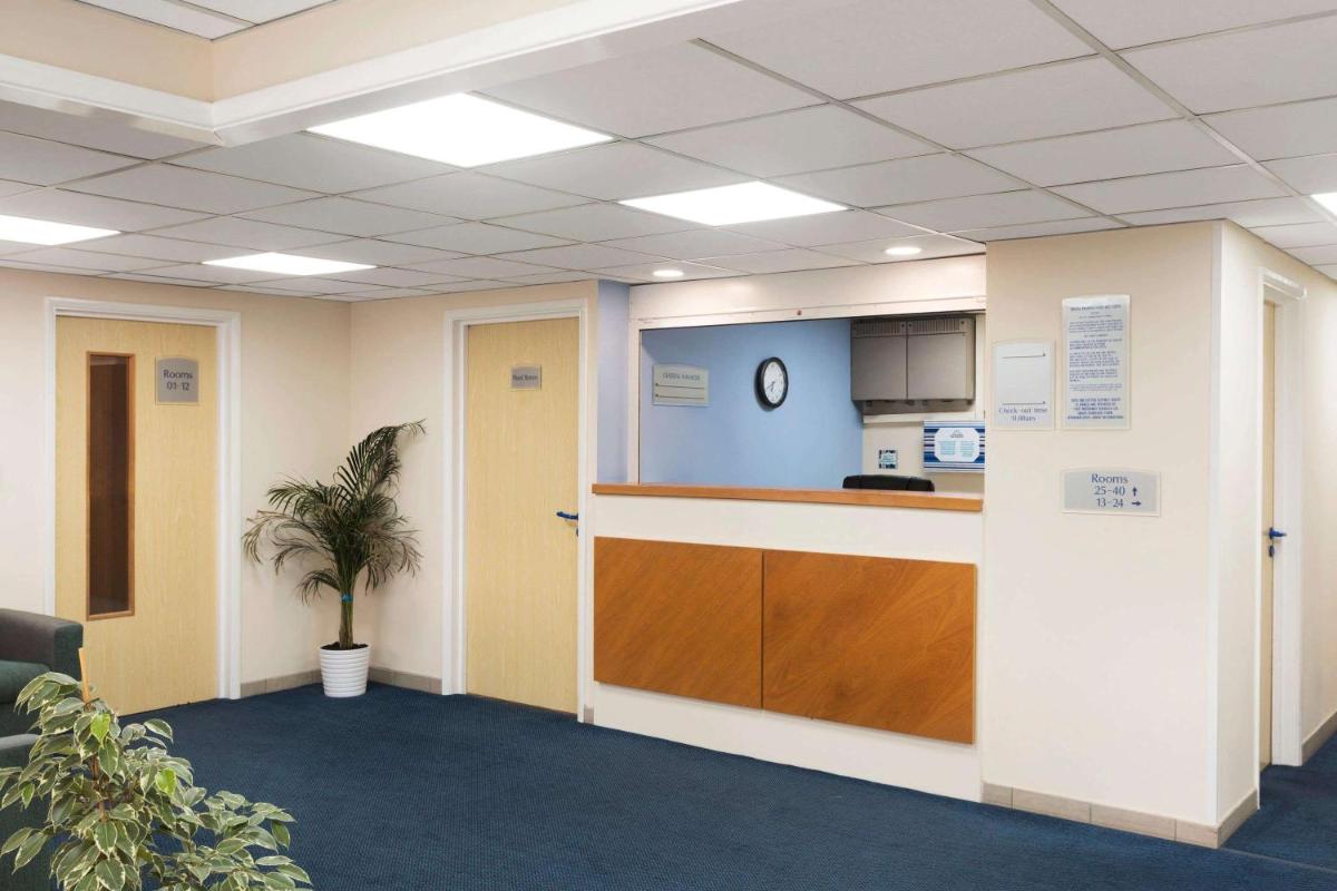 Days Inn Sutton Scotney South - Housity