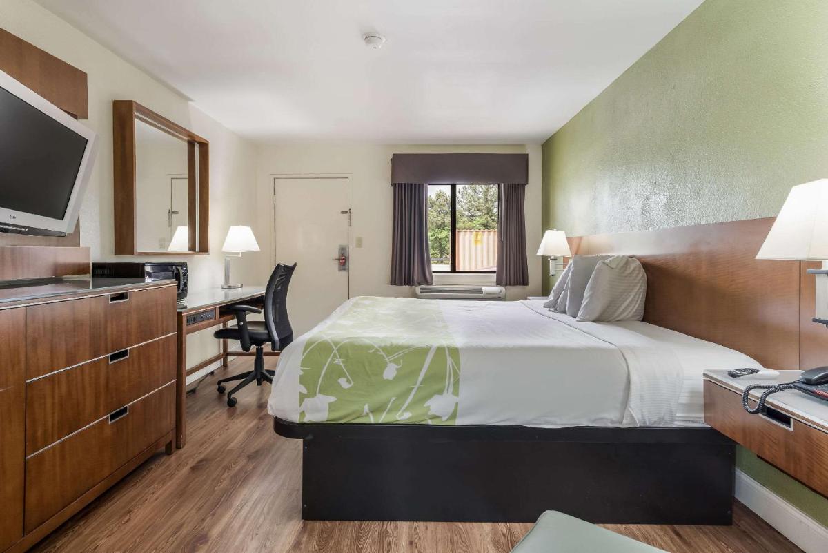 Econo Lodge Atlanta Airport East - Housity