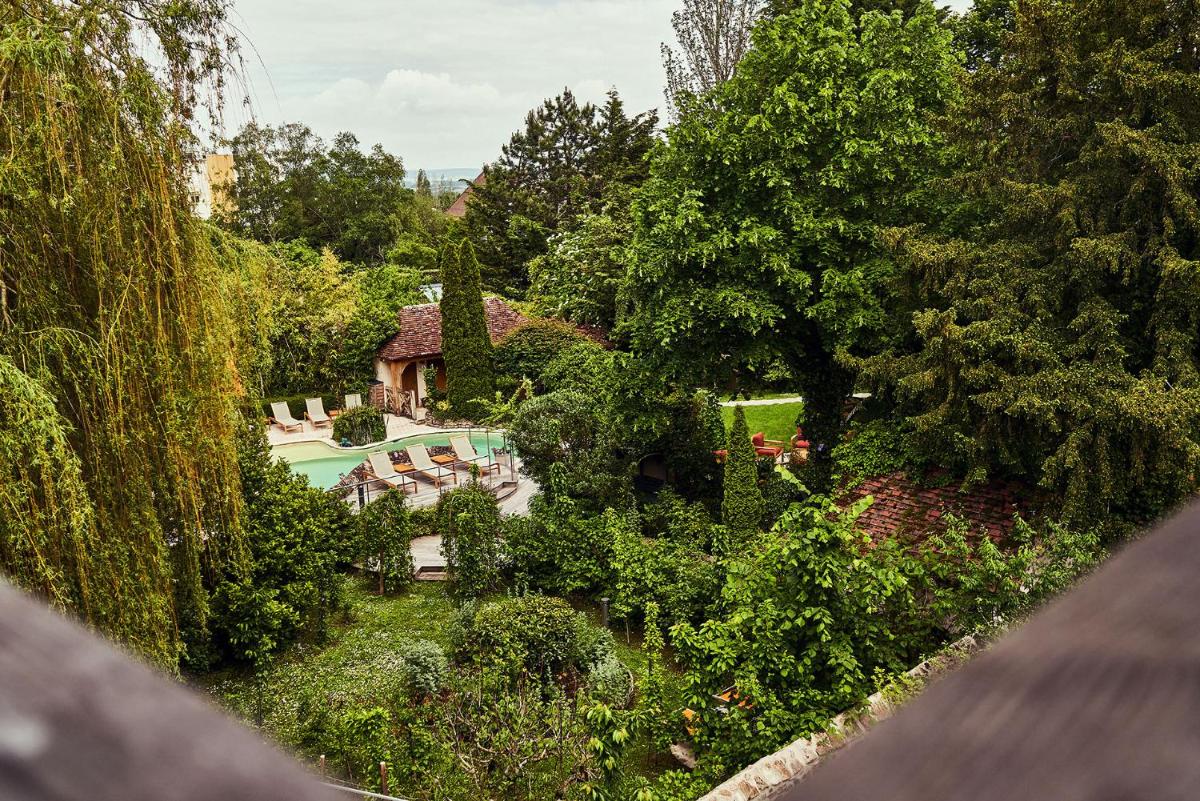 Jardin de l'établissement Relais Bernard Loiseau