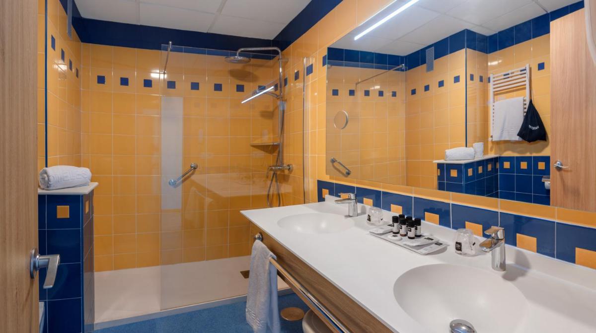 Un baño de Hotel RH Victoria & Spa 4 Sup