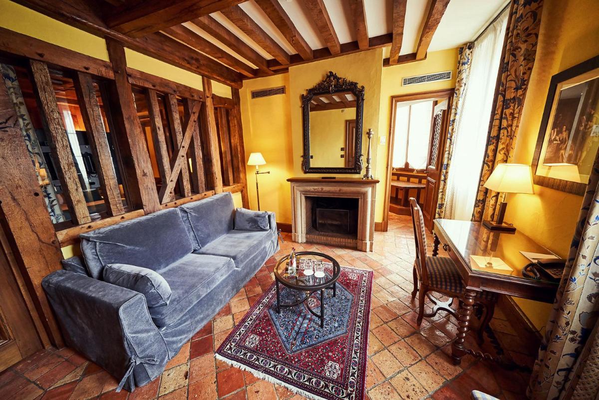 Coin salon dans l'établissement Relais Bernard Loiseau