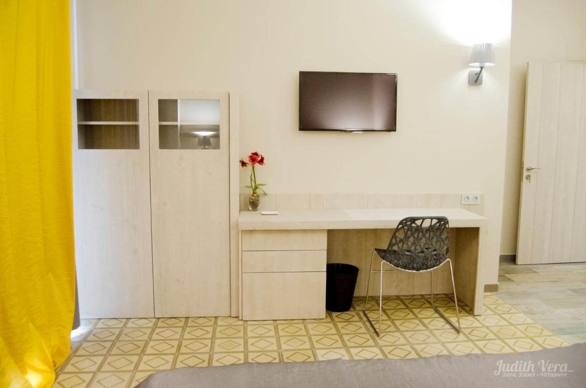 Hostal 1888 - Housity