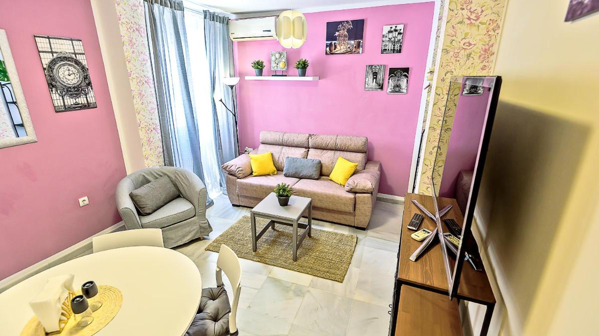 Palacios Deluxe Apartment with Elevator - Housity
