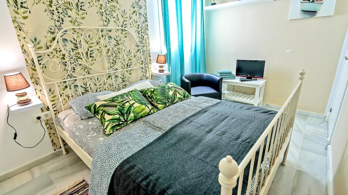 Palacios Deluxe Apartment with Elevator - Hizvo
