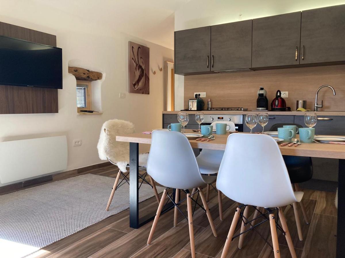 Hiša Pri Koritu - Apartma Stol - Housity