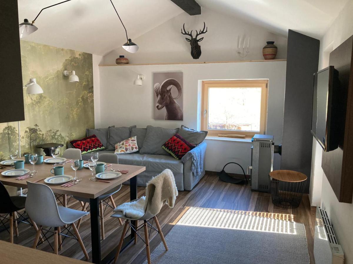 Hiša Pri Koritu - Apartma Stol - Housity