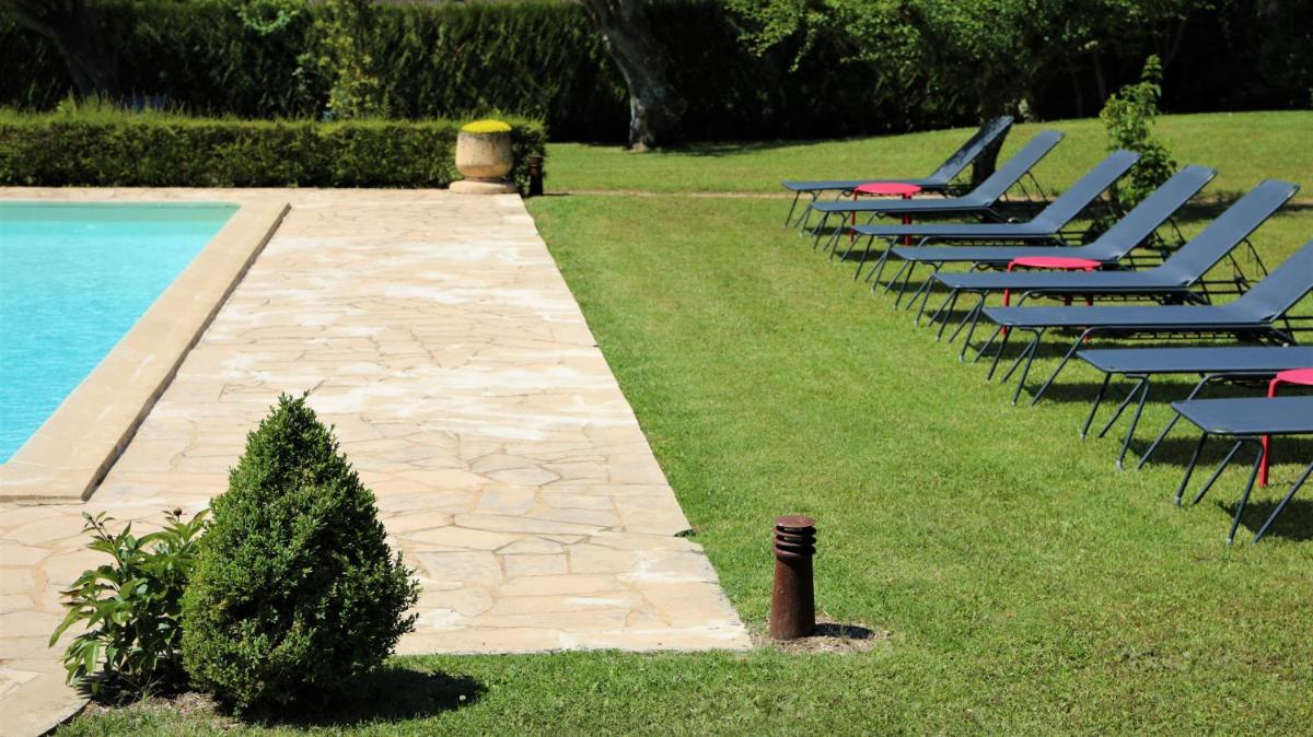 Piscine de l'établissement Les Glycines - Hôtel & Spa - Teritoria ou située à proximité