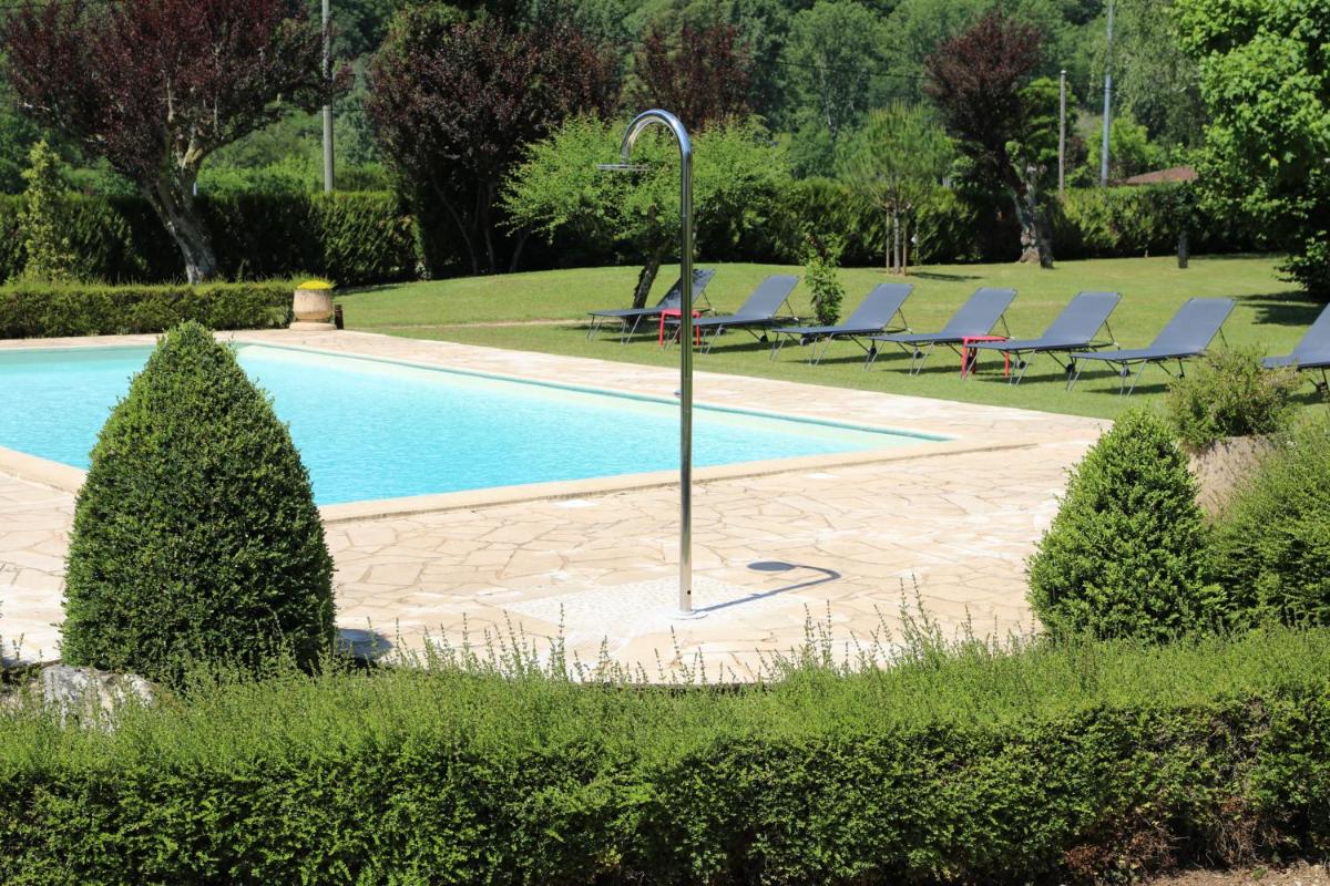 Piscine de l'établissement Les Glycines - Hôtel & Spa - Teritoria ou située à proximité