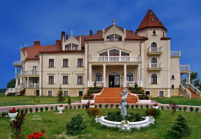 Pałac Koronny Noclegi & Wypoczynek - Housity