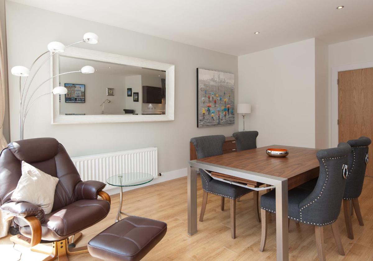 Shandwick Apartment - Edinburgh City Centre - Sleeps 2 - Housity
