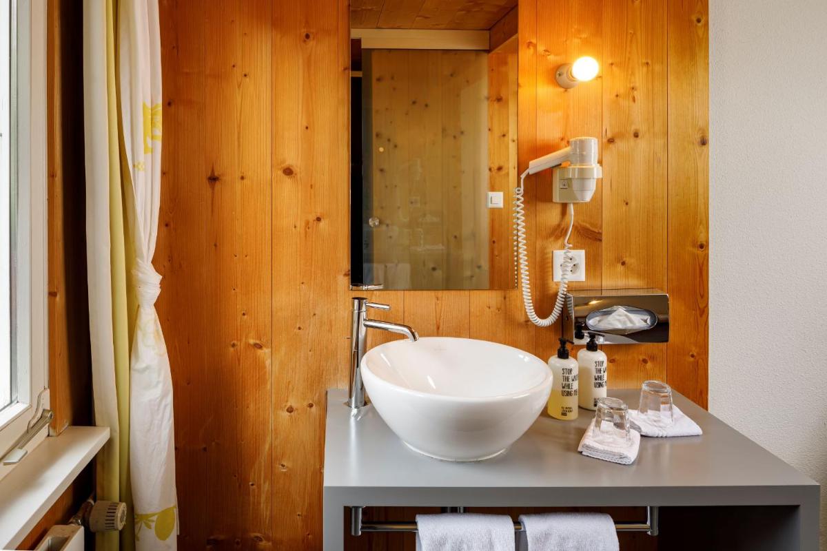 Hirschen Guesthouse - Village Hotel - Housity