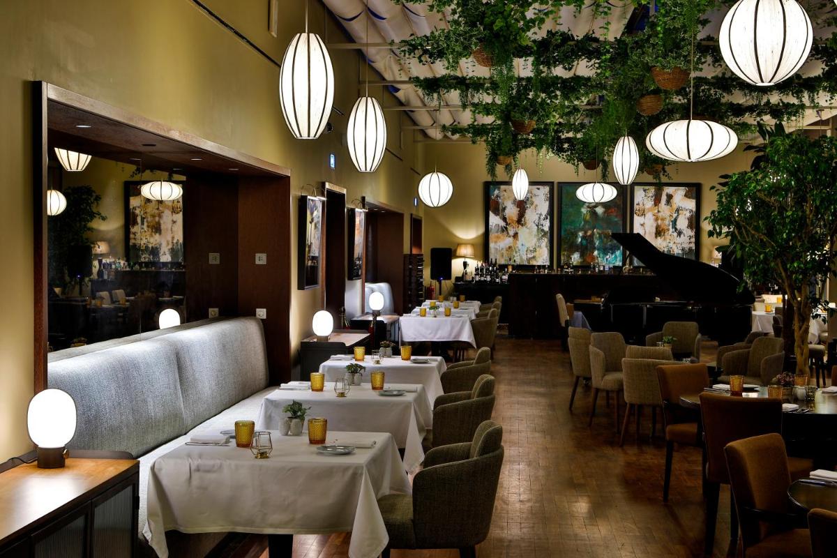 Uma área de estar em InterContinental Porto - Palacio das Cardosas by IHG