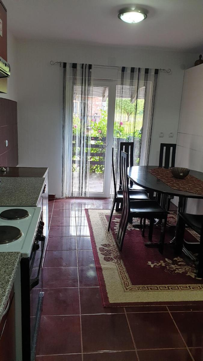 Apartments Maka - Housity