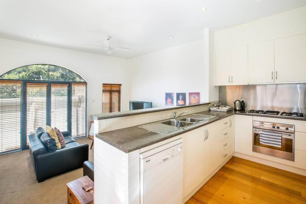 Stunning City Townhouse - Housity