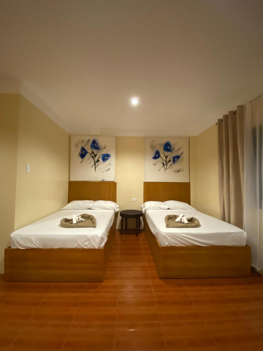 J & C Beach Resort - Housity