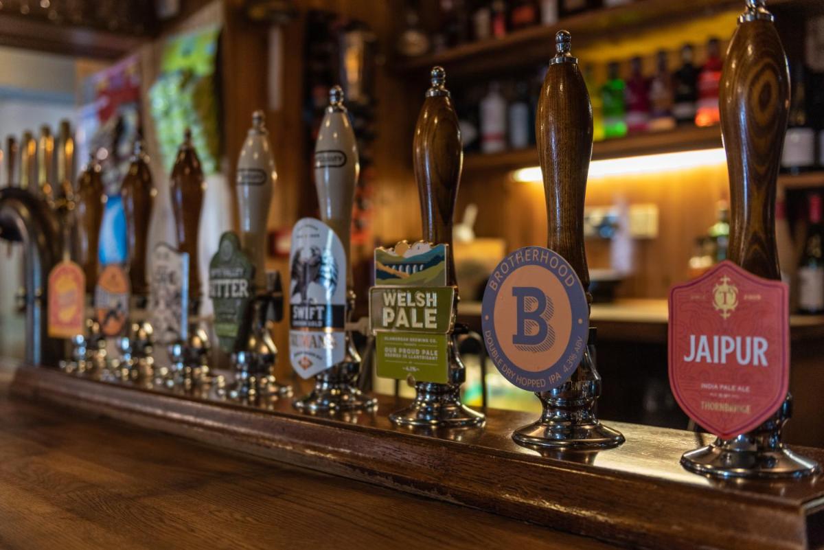 The Gwaelod y Garth Inn - Housity