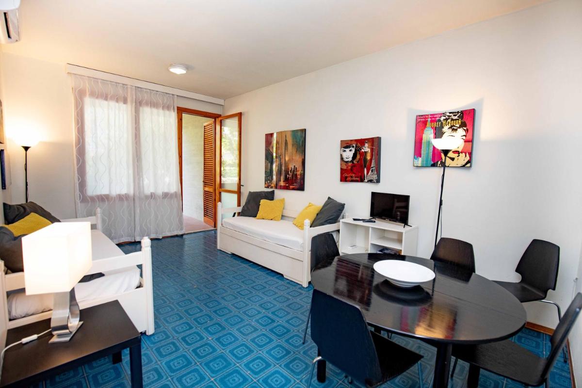 Suitetrails - Costa degli Ulivi Seafront Apartment