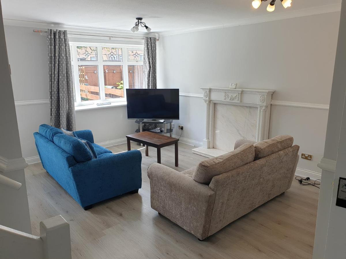 Washingtons Diamond 3 Bedroom House Sleeps 6 - Housity
