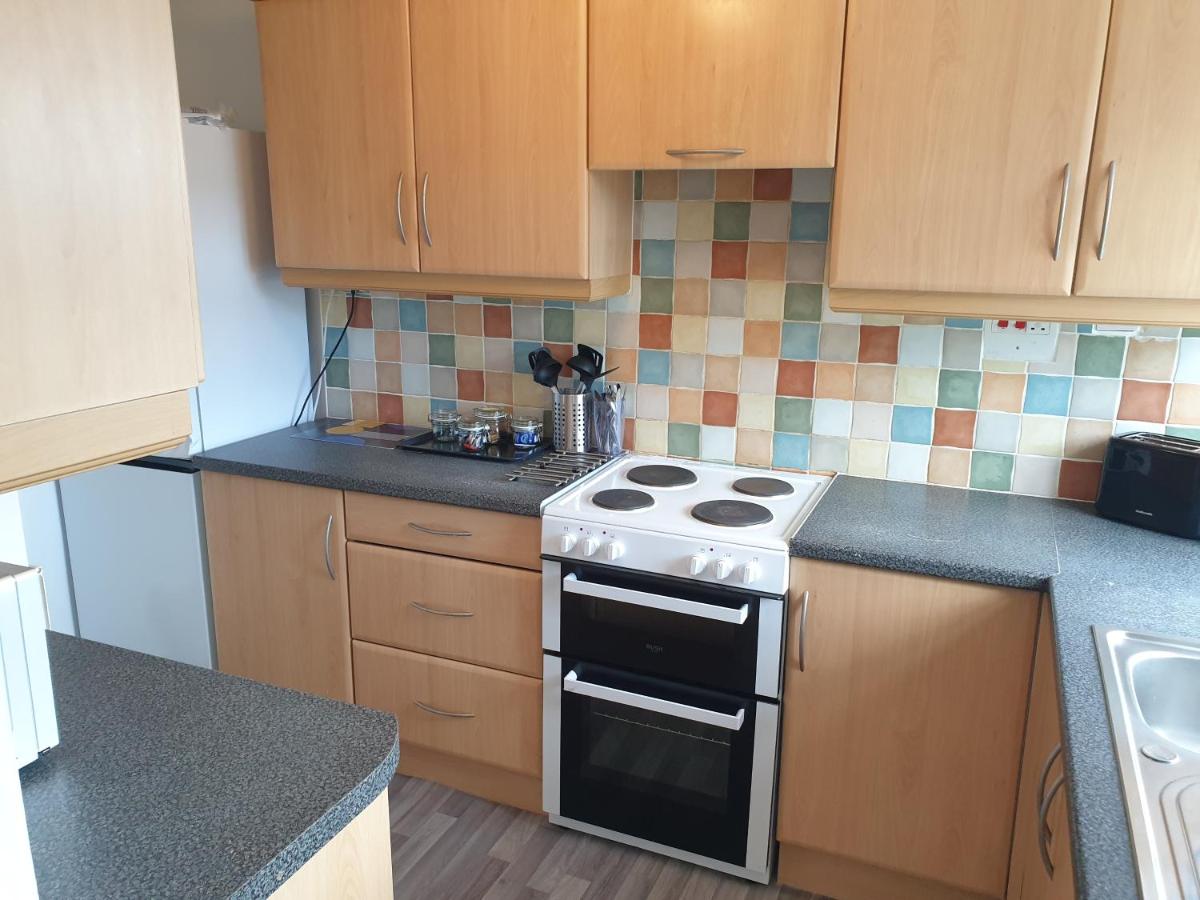 Washingtons Diamond 3 Bedroom House Sleeps 6 - Housity