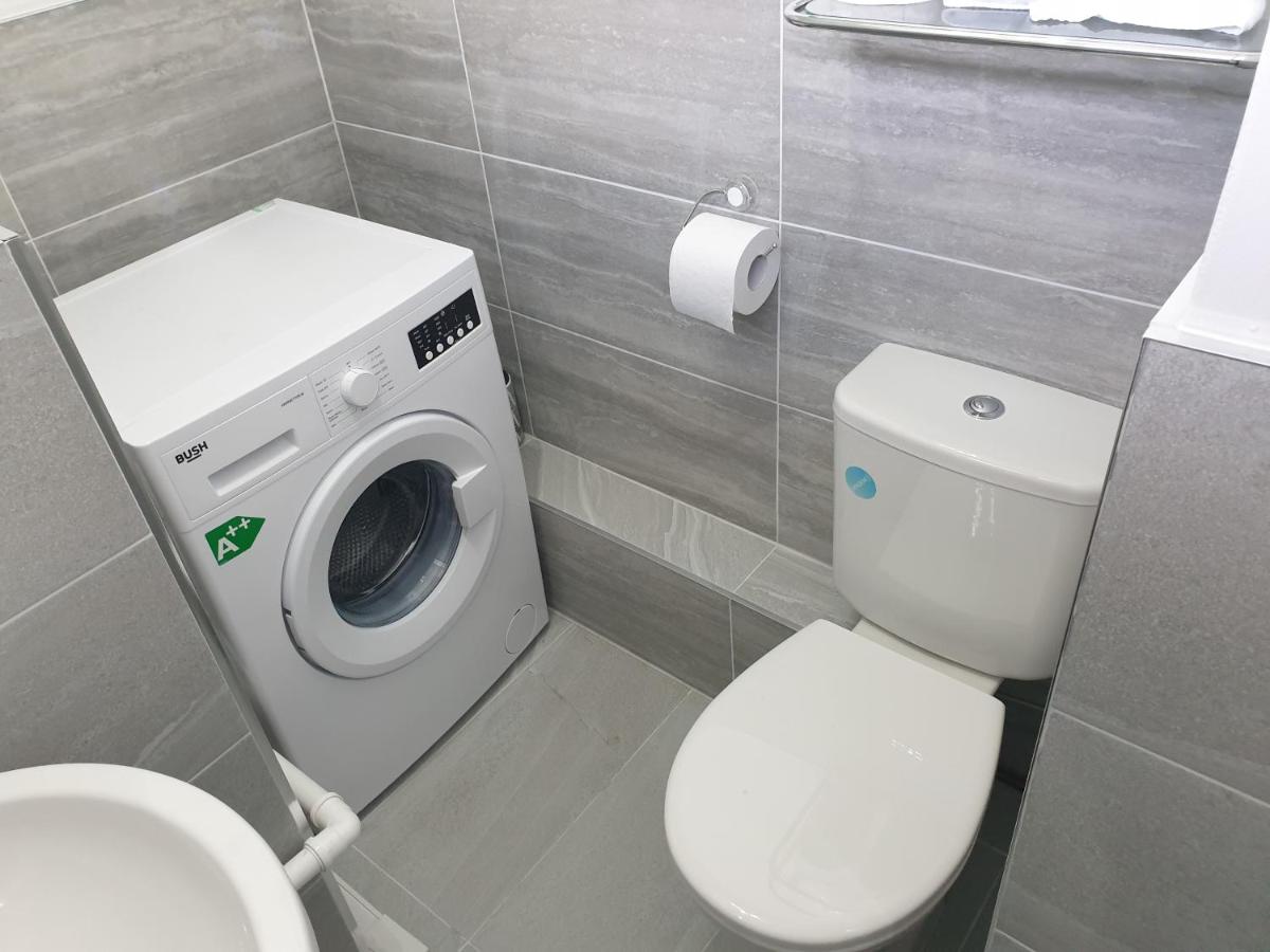 Washingtons Diamond 3 Bedroom House Sleeps 6 - Housity