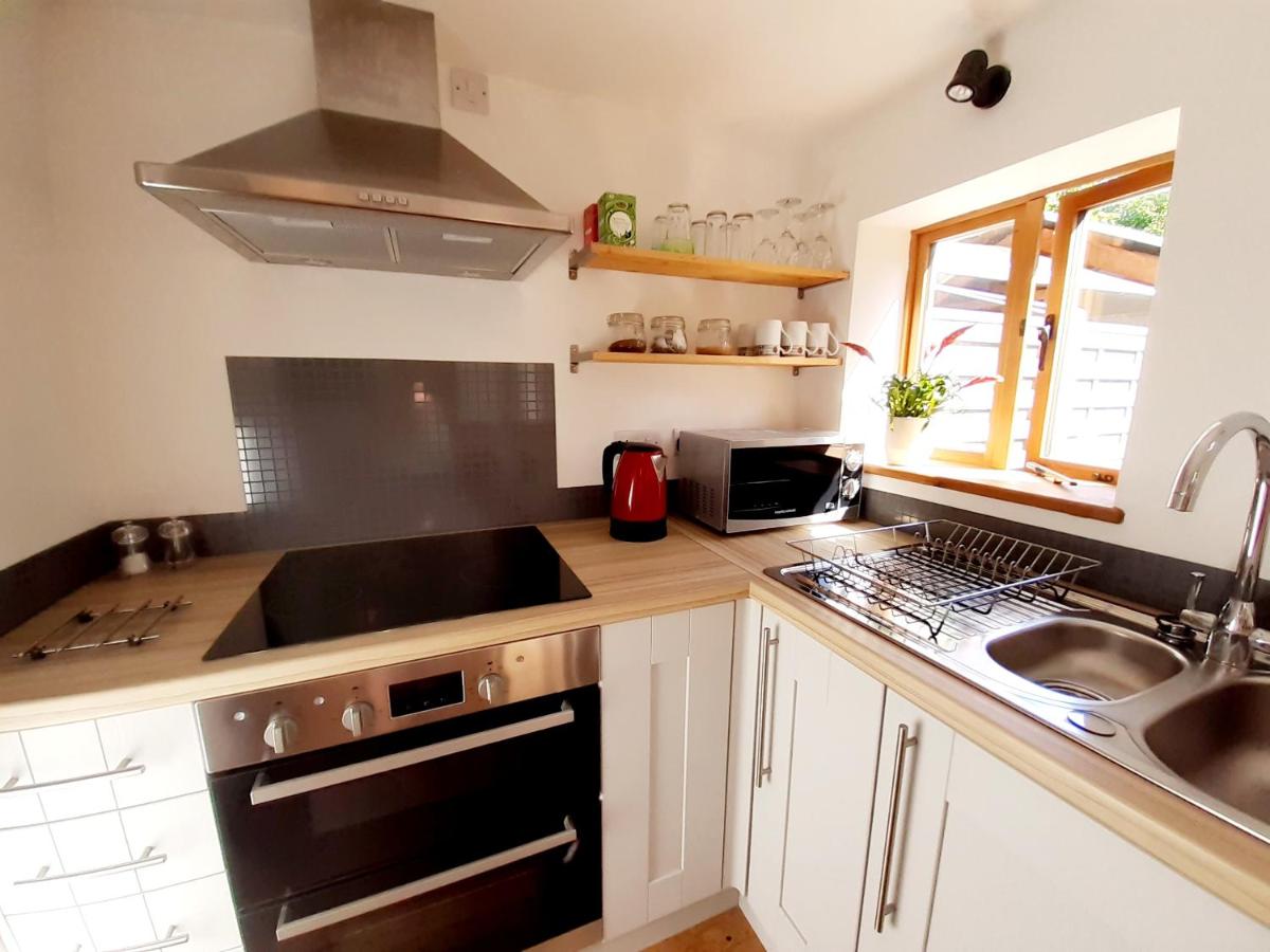 Little Smithy - Housity