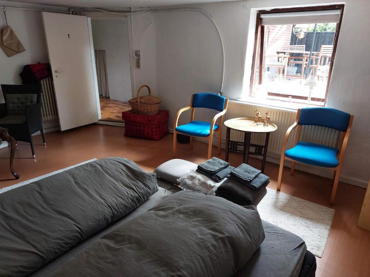 Mettes Romanti - Housity