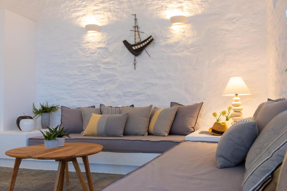 NIREAS STONEHOUSE IN APOLLONIA SIFNOS - Housity