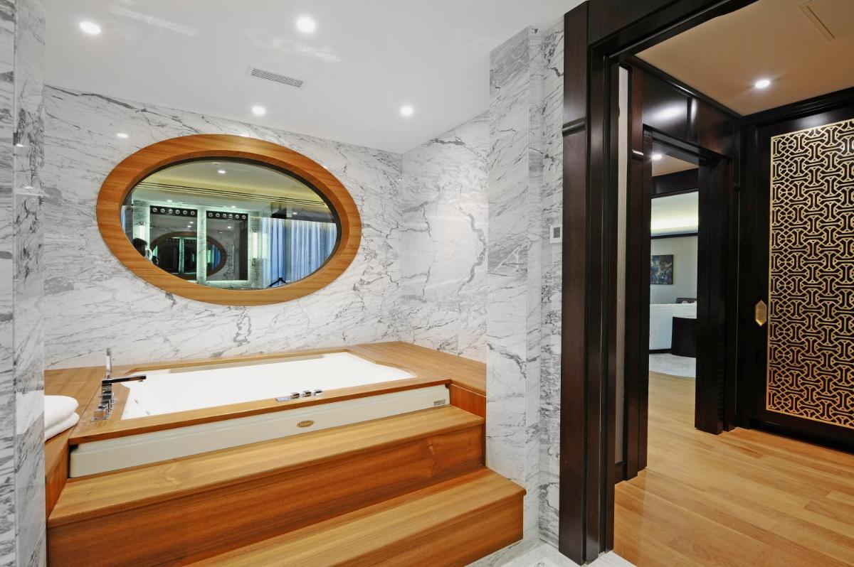 Suitetrails - Crowne Plaza Bursa Convention Center & Thermal Spa, an IHG Hotel