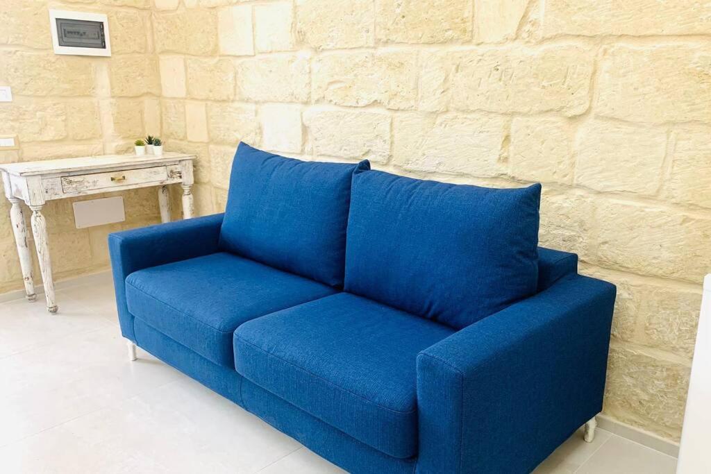 CASA LOCA Intera casa a due passi da Porta San Biagio - Hizvo