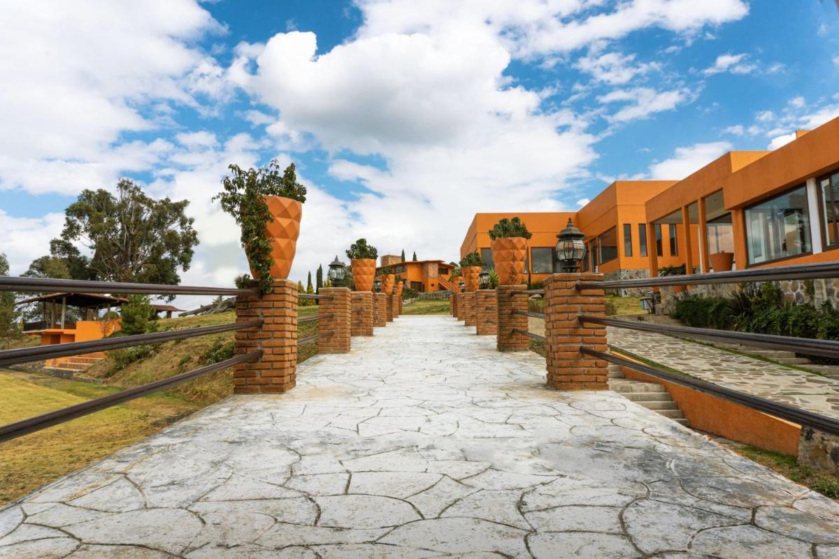 Hotel El Roble Resort - Housity