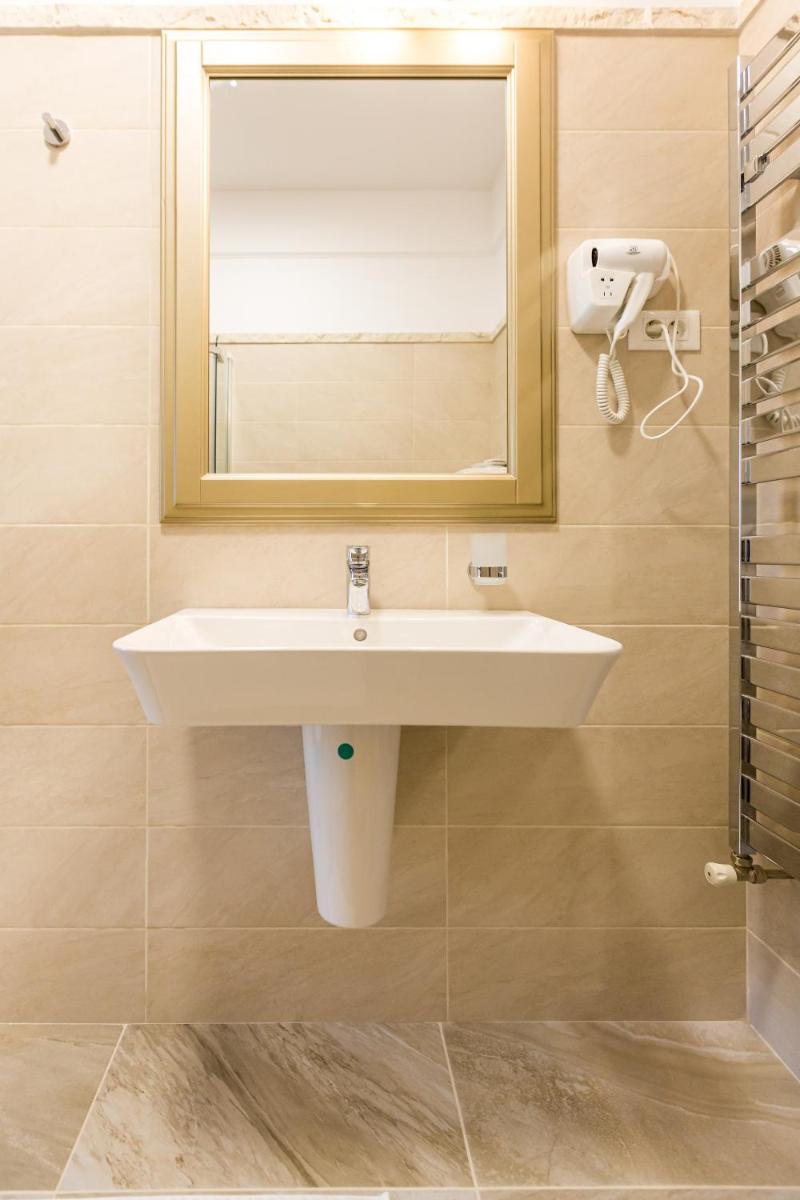 Brize Guesthouse - Housity
