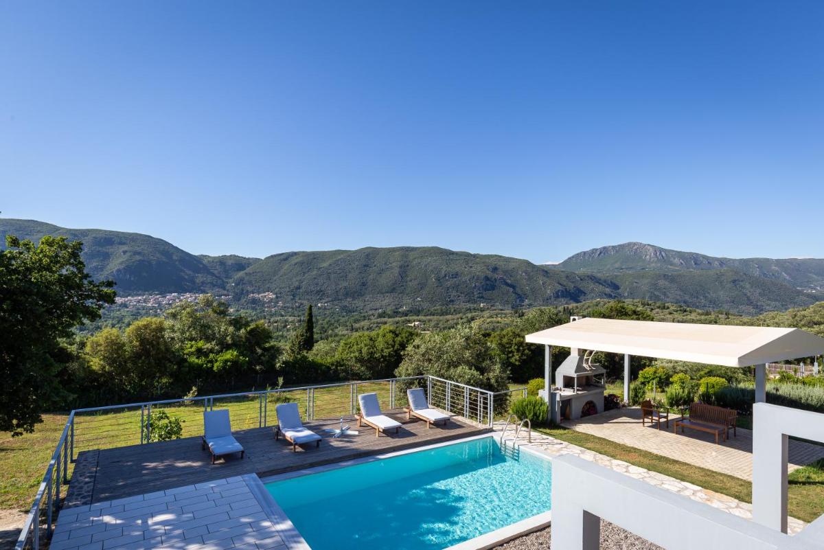 Villa Dafni & Nikos Corfu - Housity