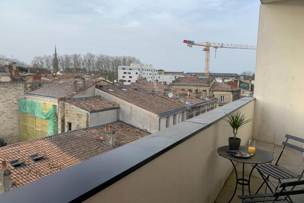 Appartement dernier étage, balcon, parking gratuit ! - Housity