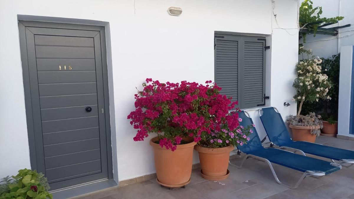 Konaki Studios & Apartments - Housity