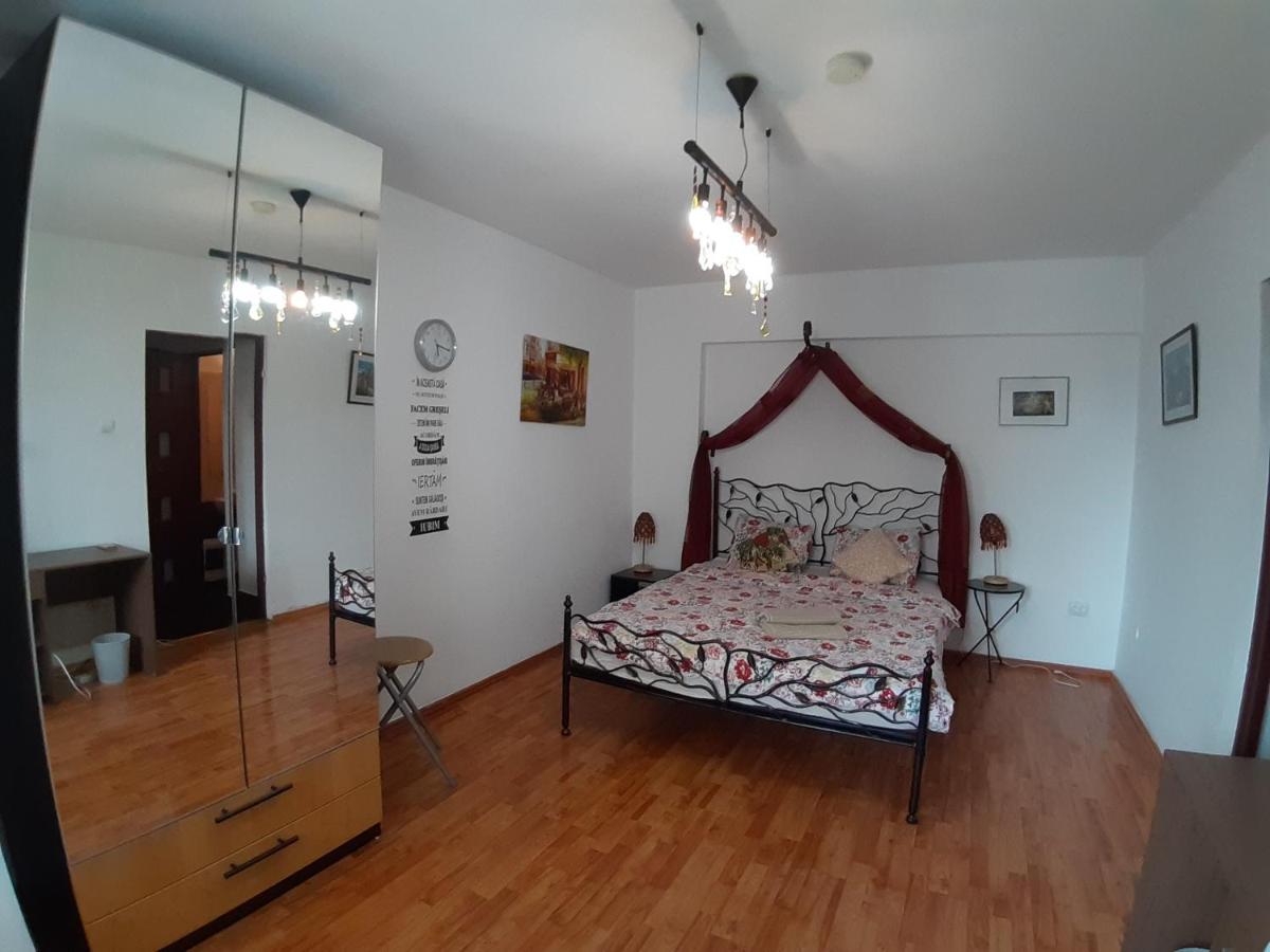 Piata Amzei old town - Housity