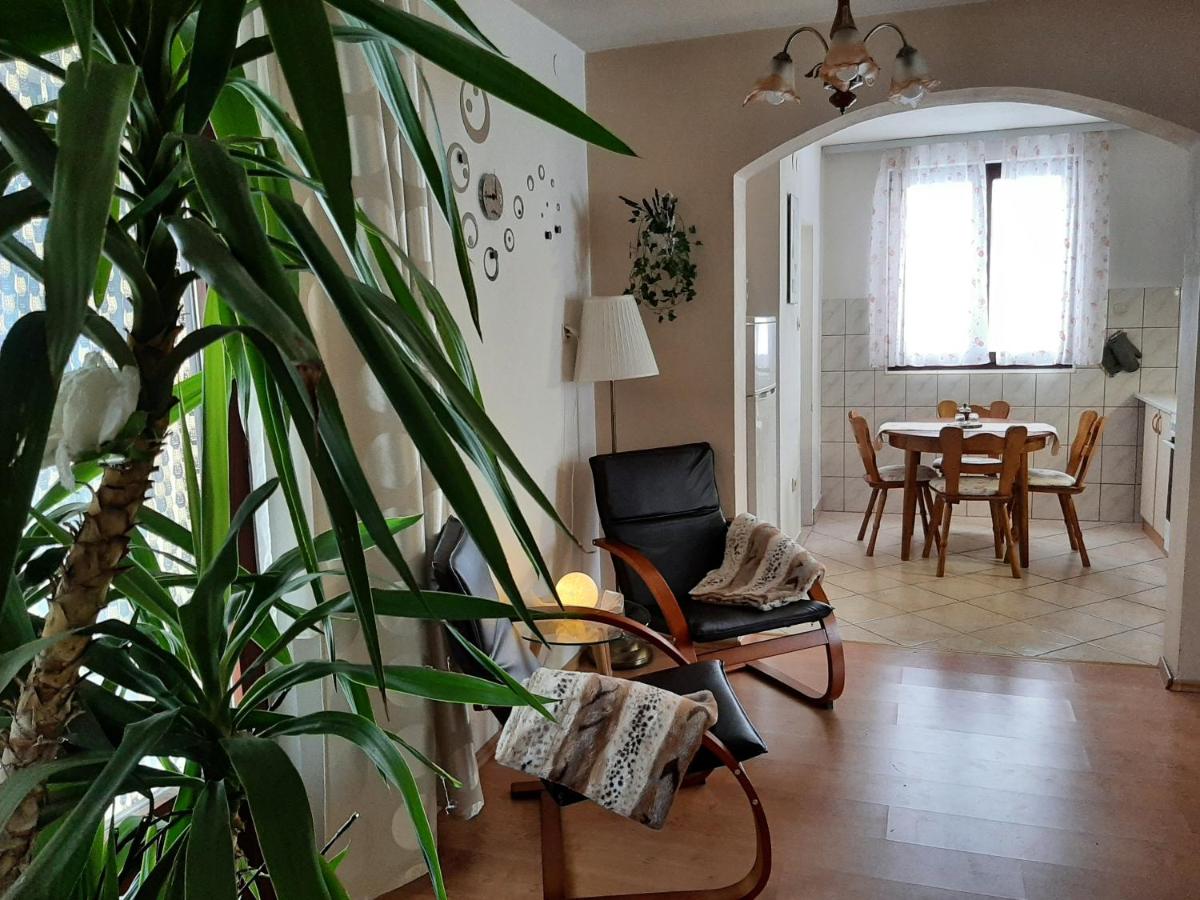 Suitetrails - Apartment Zora - Guest house