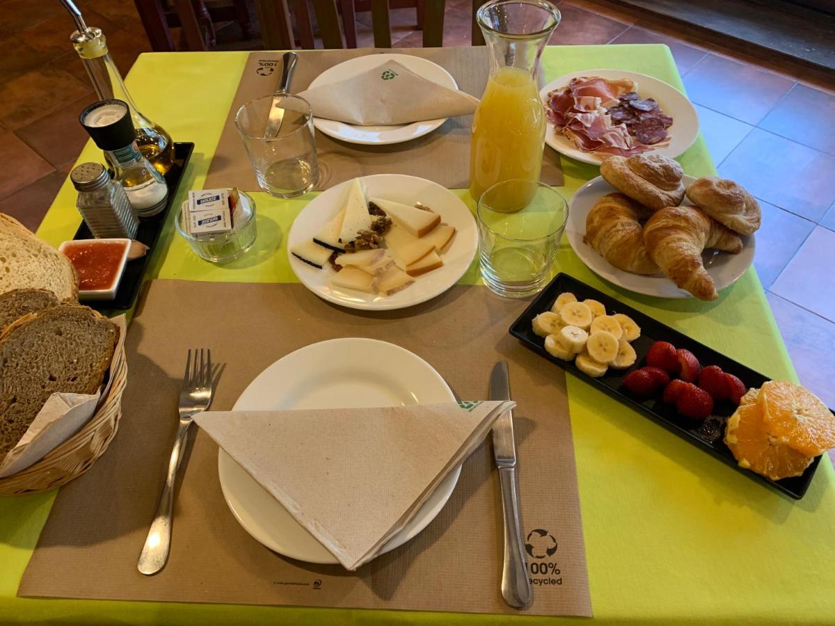Comida en o cerca de este hotel