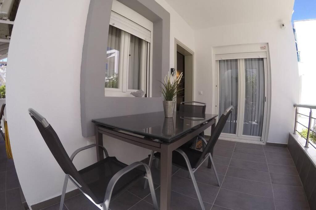 Polychrono New 2 Bedroom Apt. Just By The Sea! - Housity
