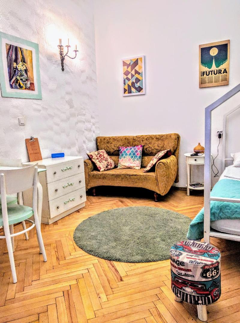 Old Town Studio With Picture Perfect Terrace ! - Housity
