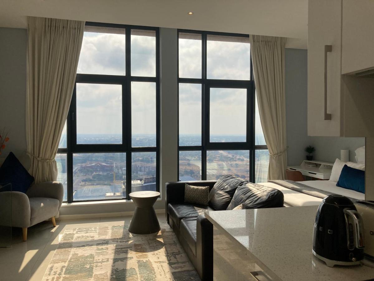 Suitetrails - Urban Awe Apartment-iTowers 23rd Floor