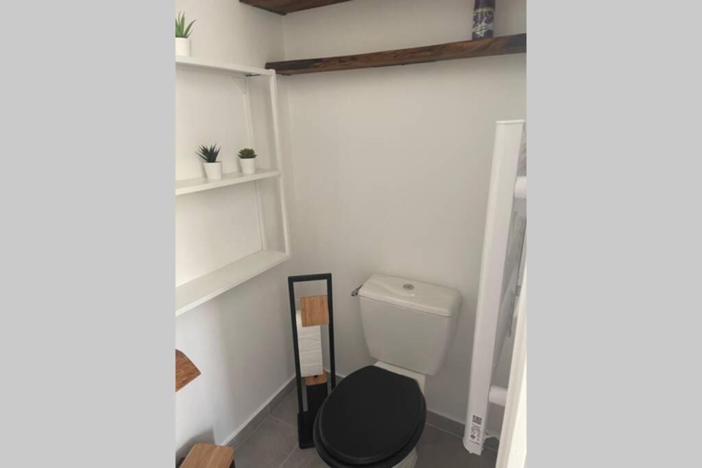 Studio Collobrières Vue sur village - Housity