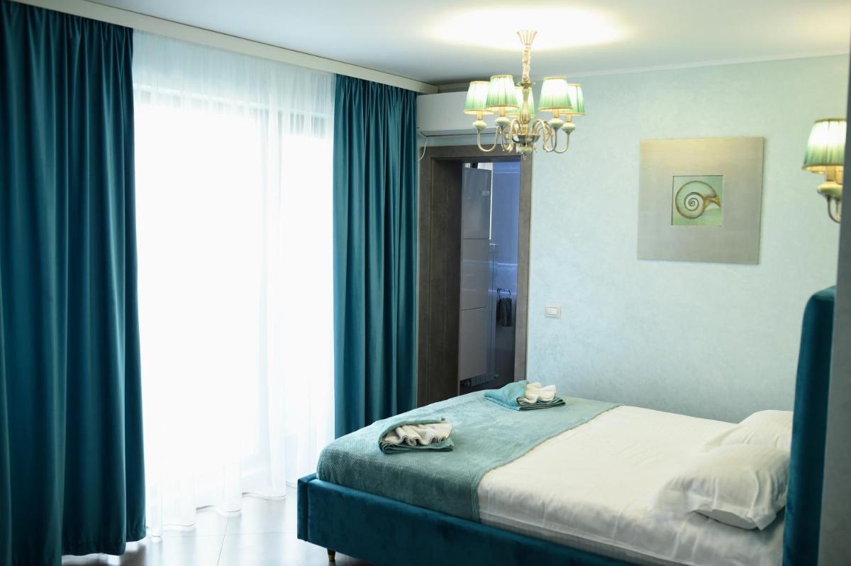 Myosotis Mamaia Studio by the Lake - Housity